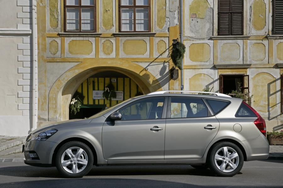  Kia cee&rsquo;d SW 2009 года  (фото 31 из 61)